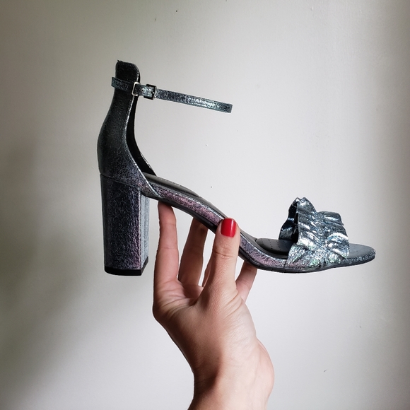 NWOT Kenneth Cole ruffled blue sparkle heels - Picture 3 of 16